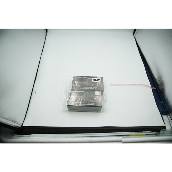 LED Night Light - 2 Pack (Total 4 lights) New & Sealed - Stylish and Bright! - Picture 7 of 7